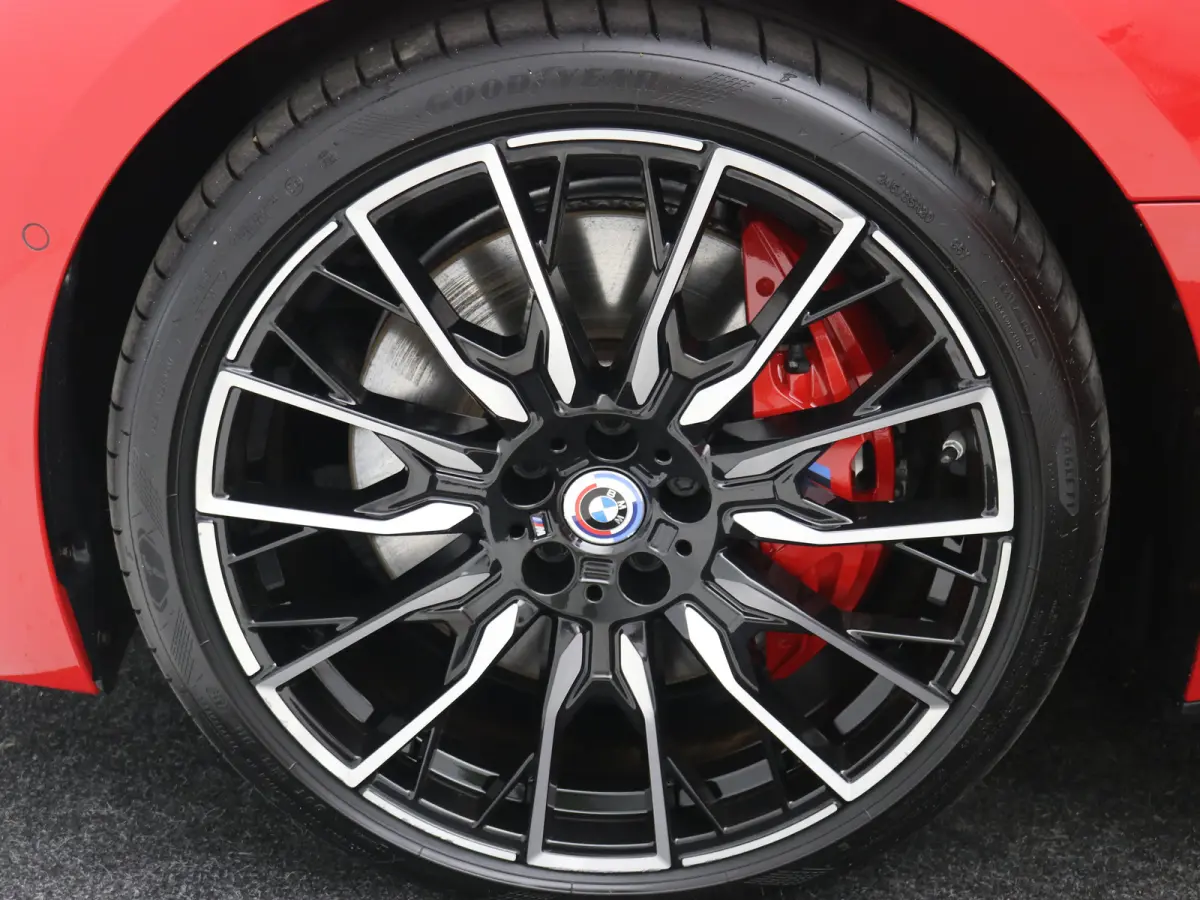 M50 High Executive 84 kWh / AWD / 544PK / 450 km WLTP / Warmtepomp / 3 Fase laden / M-Performance pakket / Harman Kardon / Full Option / Historie aanwezig /