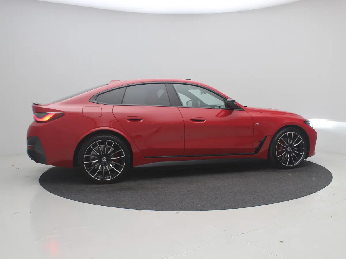 M50 High Executive 84 kWh / AWD / 544PK / 450 km WLTP / Warmtepomp / 3 Fase laden / M-Performance pakket / Harman Kardon / Full Option / Historie aanwezig /