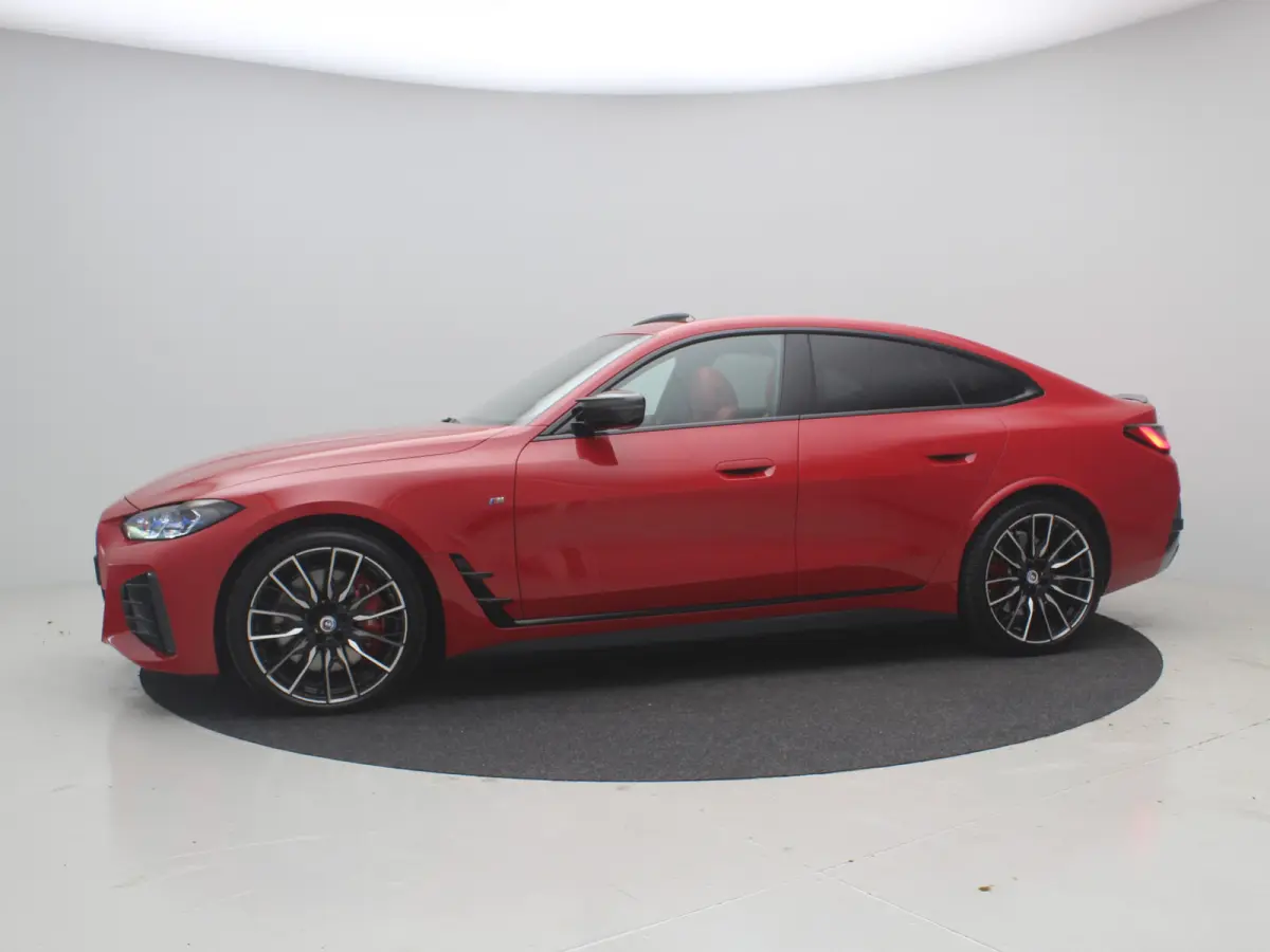 M50 High Executive 84 kWh / AWD / 544PK / 450 km WLTP / Warmtepomp / 3 Fase laden / M-Performance pakket / Harman Kardon / Full Option / Historie aanwezig /