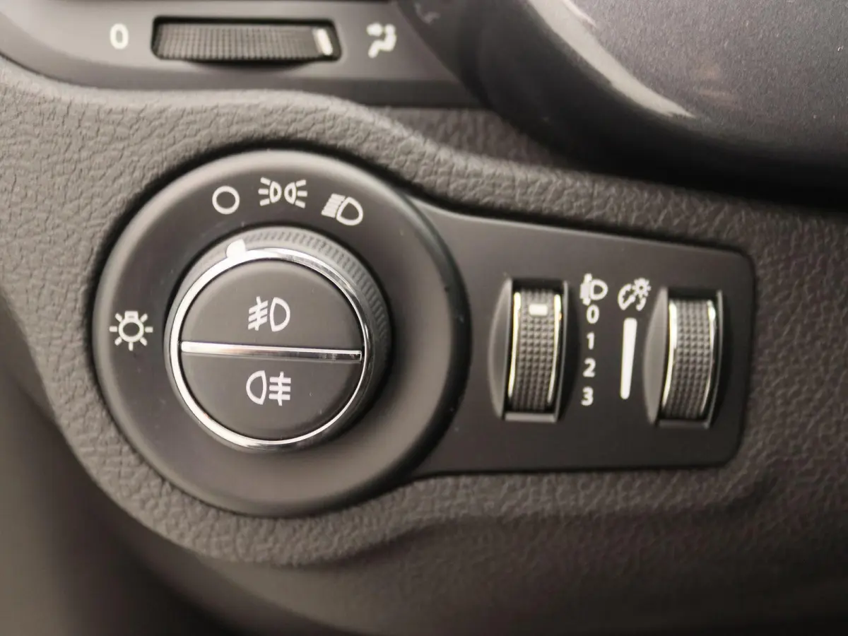 Cross 1.4 Turbo MultiAir CrossPlus | Navigatie | Climate control | Parkeersensoren