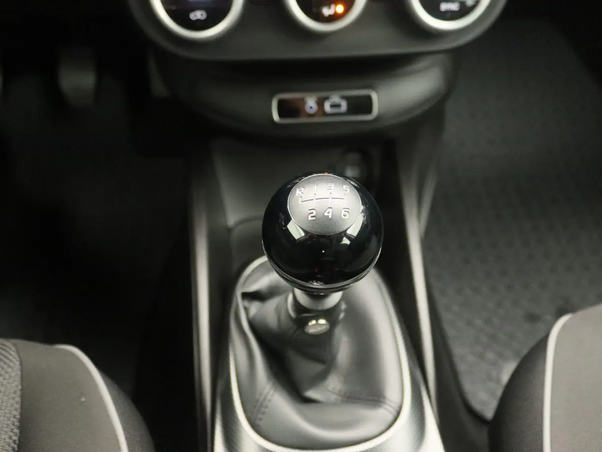 Cross 1.4 Turbo MultiAir CrossPlus | Navigatie | Climate control | Parkeersensoren