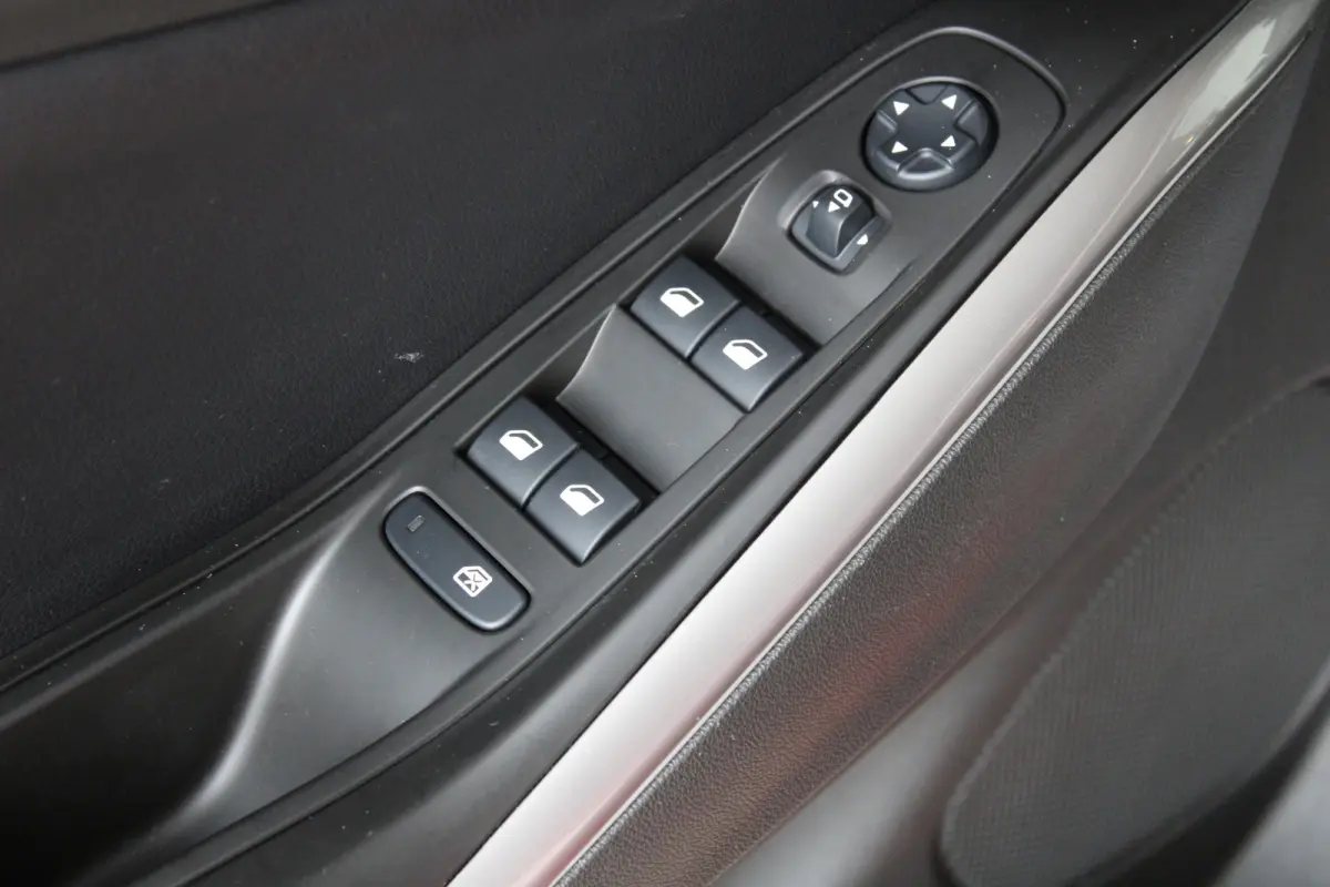 1.6 Turbo Hybrid Elegance | Alcantara bekleding | Afneembare trekhaak | Adaptieve cruise control |