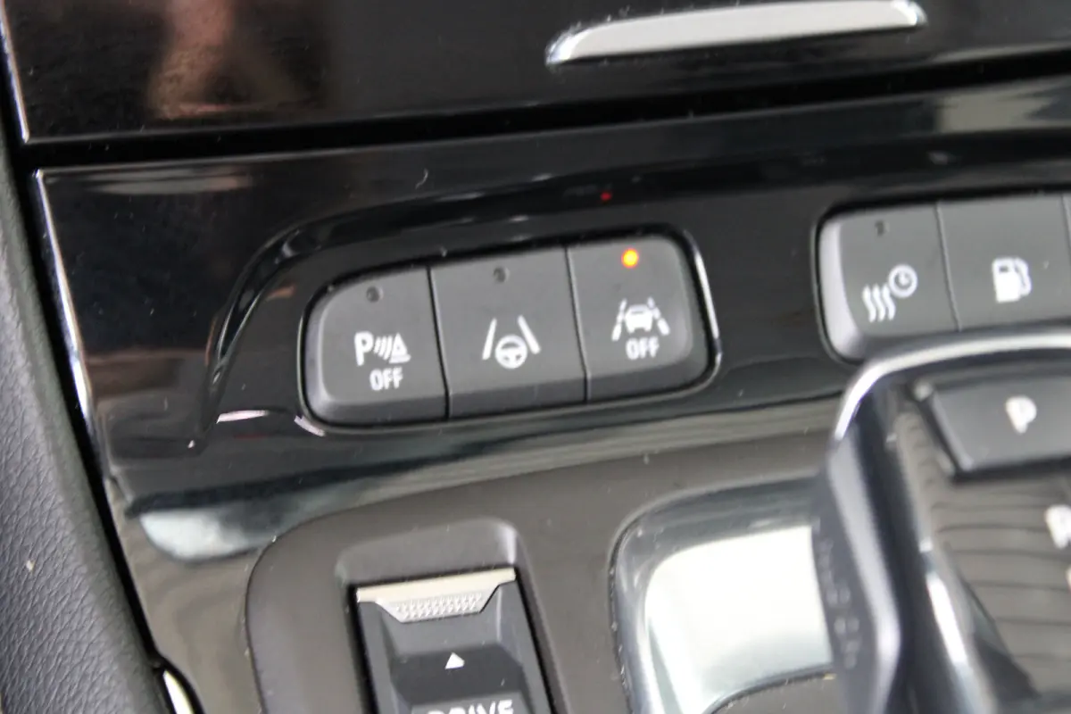 1.6 Turbo Hybrid Elegance | Alcantara bekleding | Afneembare trekhaak | Adaptieve cruise control |