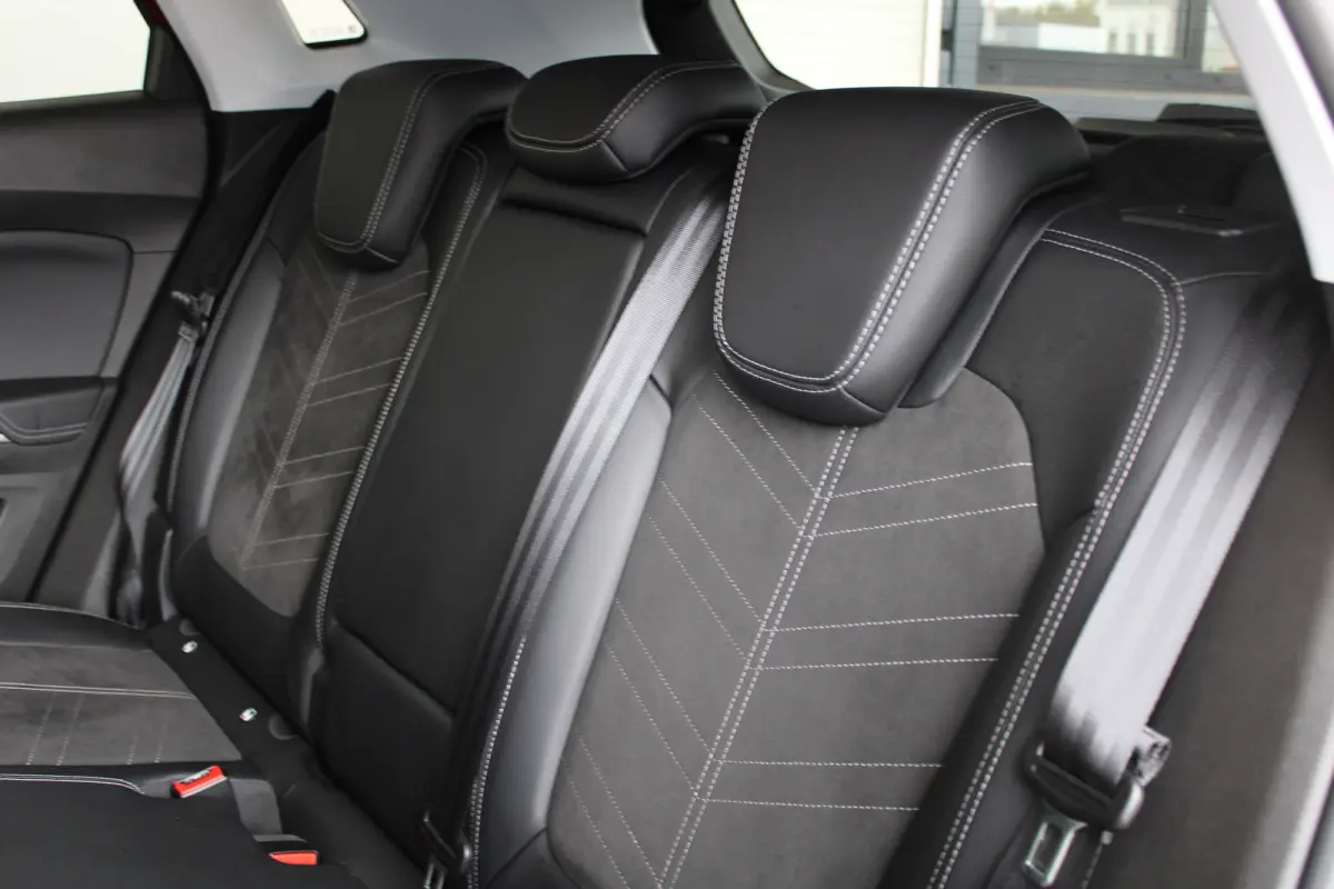 1.6 Turbo Hybrid Elegance | Alcantara bekleding | Afneembare trekhaak | Adaptieve cruise control |