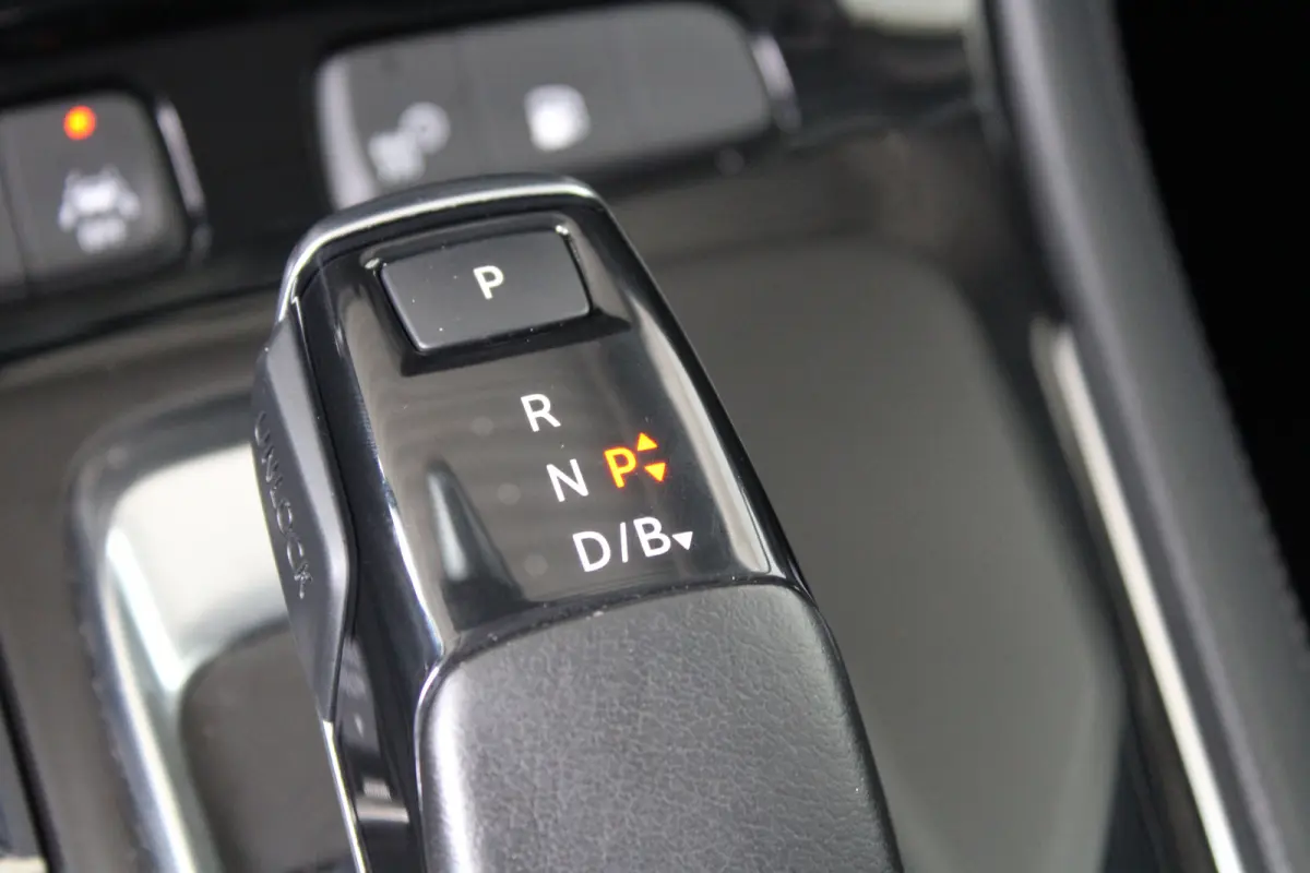1.6 Turbo Hybrid Elegance | Alcantara bekleding | Afneembare trekhaak | Adaptieve cruise control |