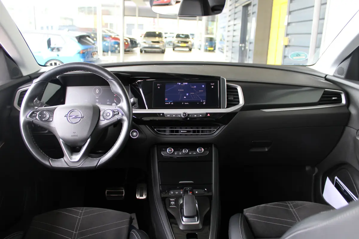 1.6 Turbo Hybrid Elegance | Alcantara bekleding | Afneembare trekhaak | Adaptieve cruise control |