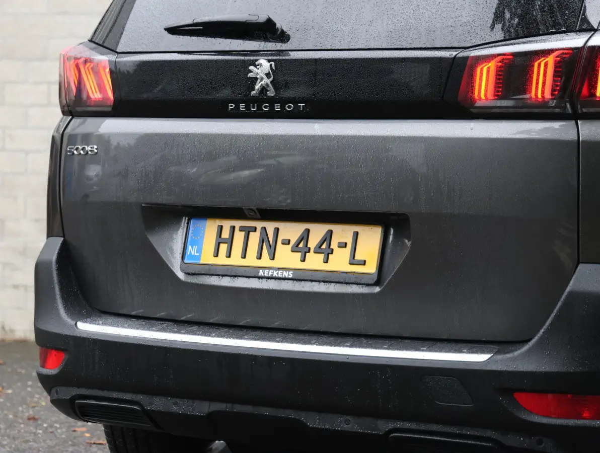 1.2 145pk Hybrid Allure Pack Business 7-persoons | 3 stoelen achterin | Navigatie | Camera | Apple Carplay en Android Auto |