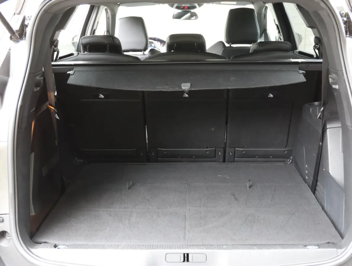 1.2 145pk Hybrid Allure Pack Business 7-persoons | 3 stoelen achterin | Navigatie | Camera | Apple Carplay en Android Auto |