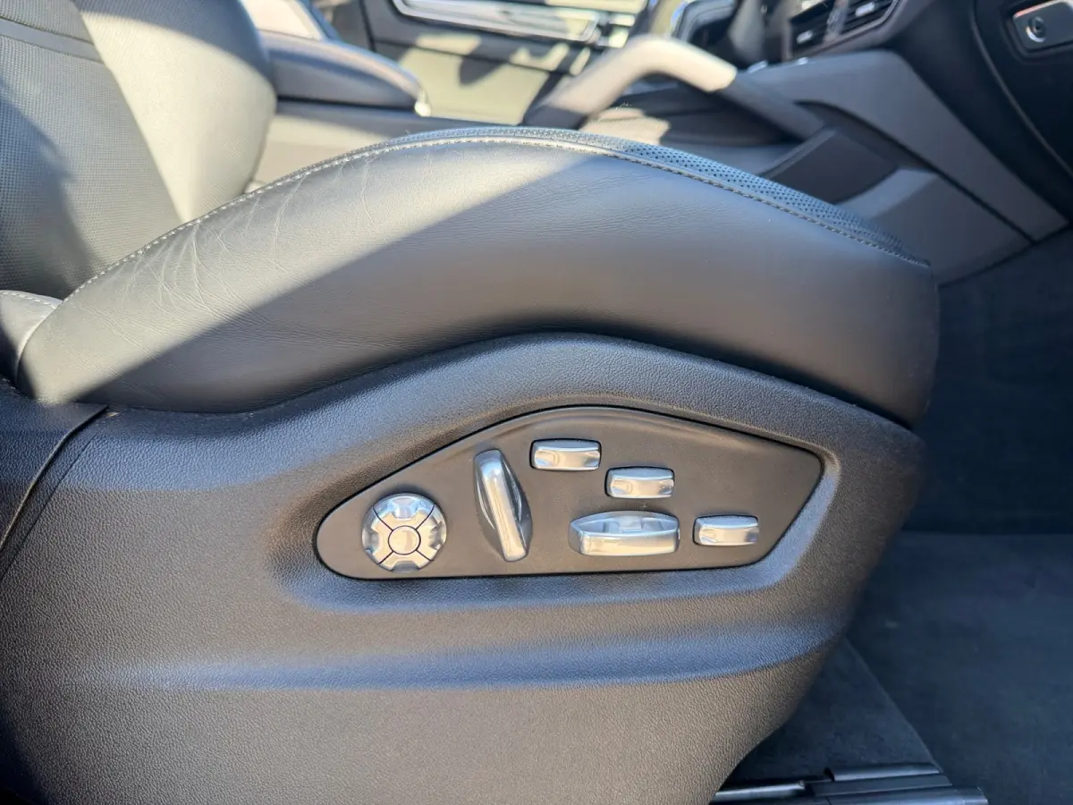 3.0 E-Hybrid Sport Design- Sport Chrono, Alcantara Afwerking, Stoelventilatie, 360 Camera, Acc Cruise