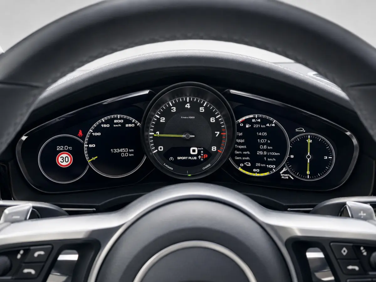 3.0 E-Hybrid Sport Design- Sport Chrono, Alcantara Afwerking, Stoelventilatie, 360 Camera, Acc Cruise
