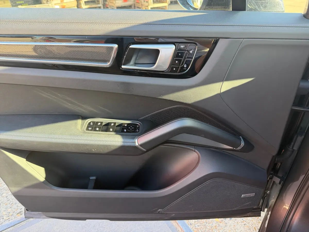 3.0 E-Hybrid Sport Design- Sport Chrono, Alcantara Afwerking, Stoelventilatie, 360 Camera, Acc Cruise