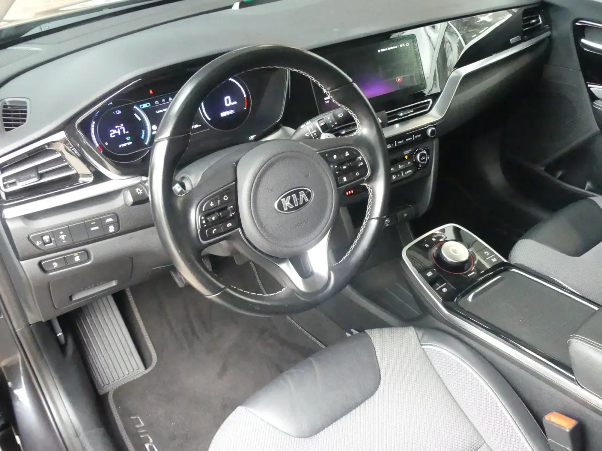 DynamicLine 64 kWh | SOH 92% | ADAPTIVE CRUISE | CAMERA | PARKEERSENSOREN | NAVI | LMV 17" | APPLE CARPLAY / ANDROID AUTO |