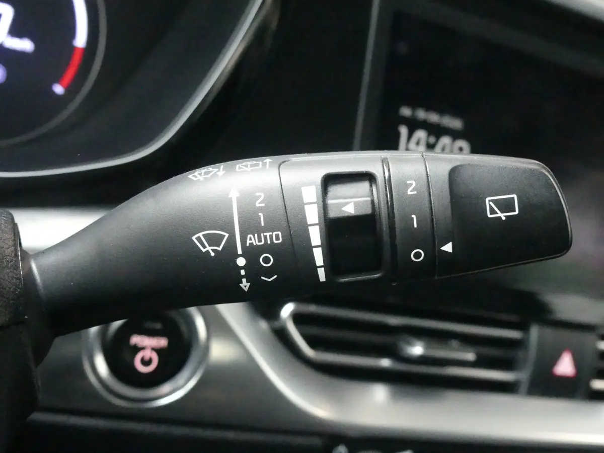 DynamicLine 64 kWh | SOH 92% | ADAPTIVE CRUISE | CAMERA | PARKEERSENSOREN | NAVI | LMV 17" | APPLE CARPLAY / ANDROID AUTO |