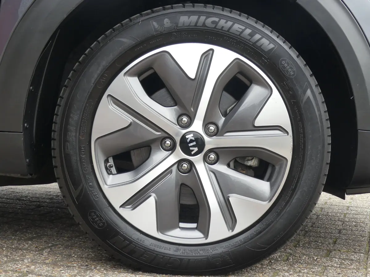 DynamicLine 64 kWh | SOH 92% | ADAPTIVE CRUISE | CAMERA | PARKEERSENSOREN | NAVI | LMV 17" | APPLE CARPLAY / ANDROID AUTO |
