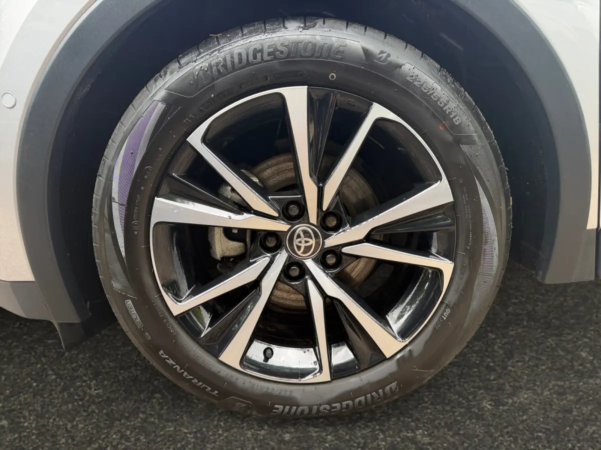 1.8 Hybrid 140 First Edition- 360 Camera, Park Pilot, Park Assist, Carplay, Android Auto