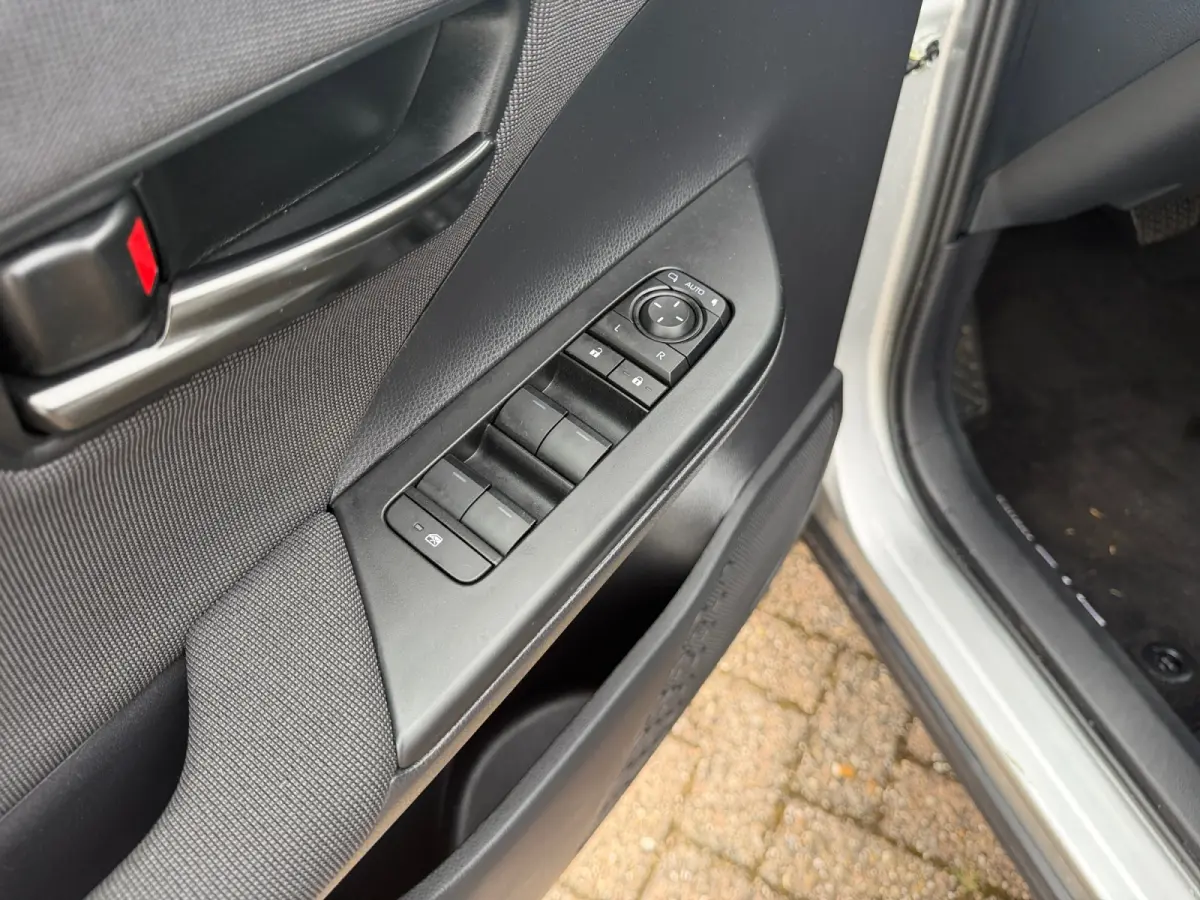 1.8 Hybrid 140 First Edition- 360 Camera, Park Pilot, Park Assist, Carplay, Android Auto