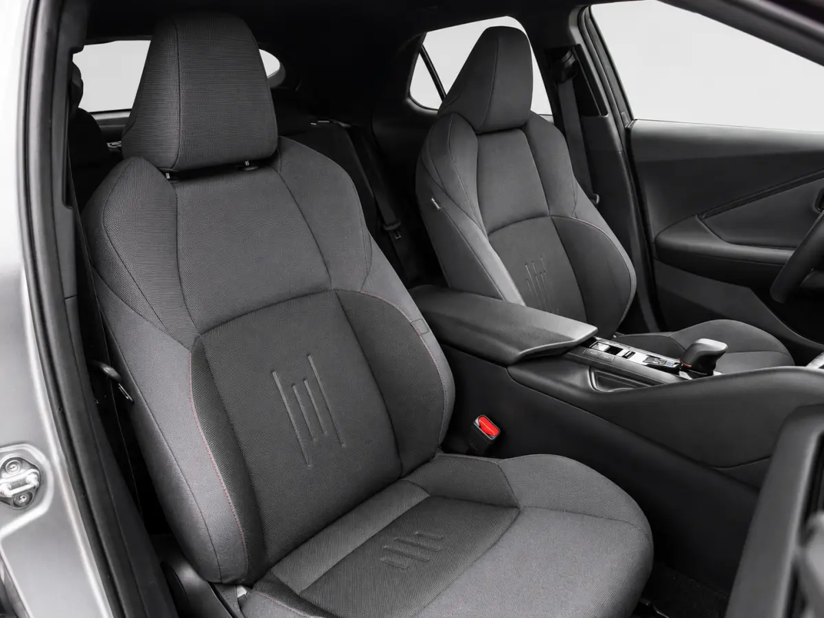 1.8 Hybrid 140 First Edition- 360 Camera, Park Pilot, Park Assist, Carplay, Android Auto