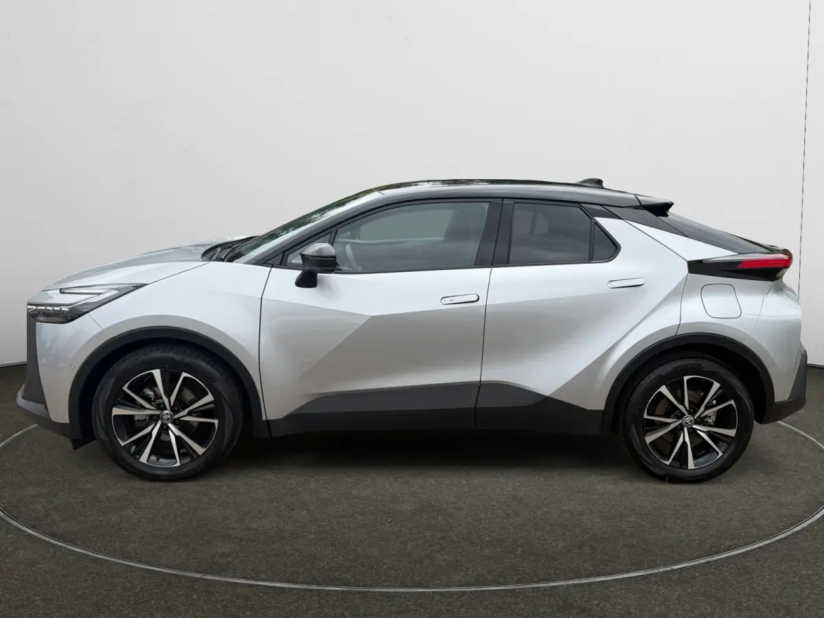 1.8 Hybrid 140 First Edition- 360 Camera, Park Pilot, Park Assist, Carplay, Android Auto