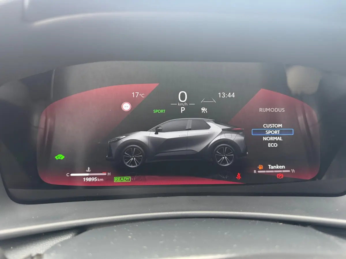 1.8 Hybrid 140 First Edition- 360 Camera, Park Pilot, Park Assist, Carplay, Android Auto