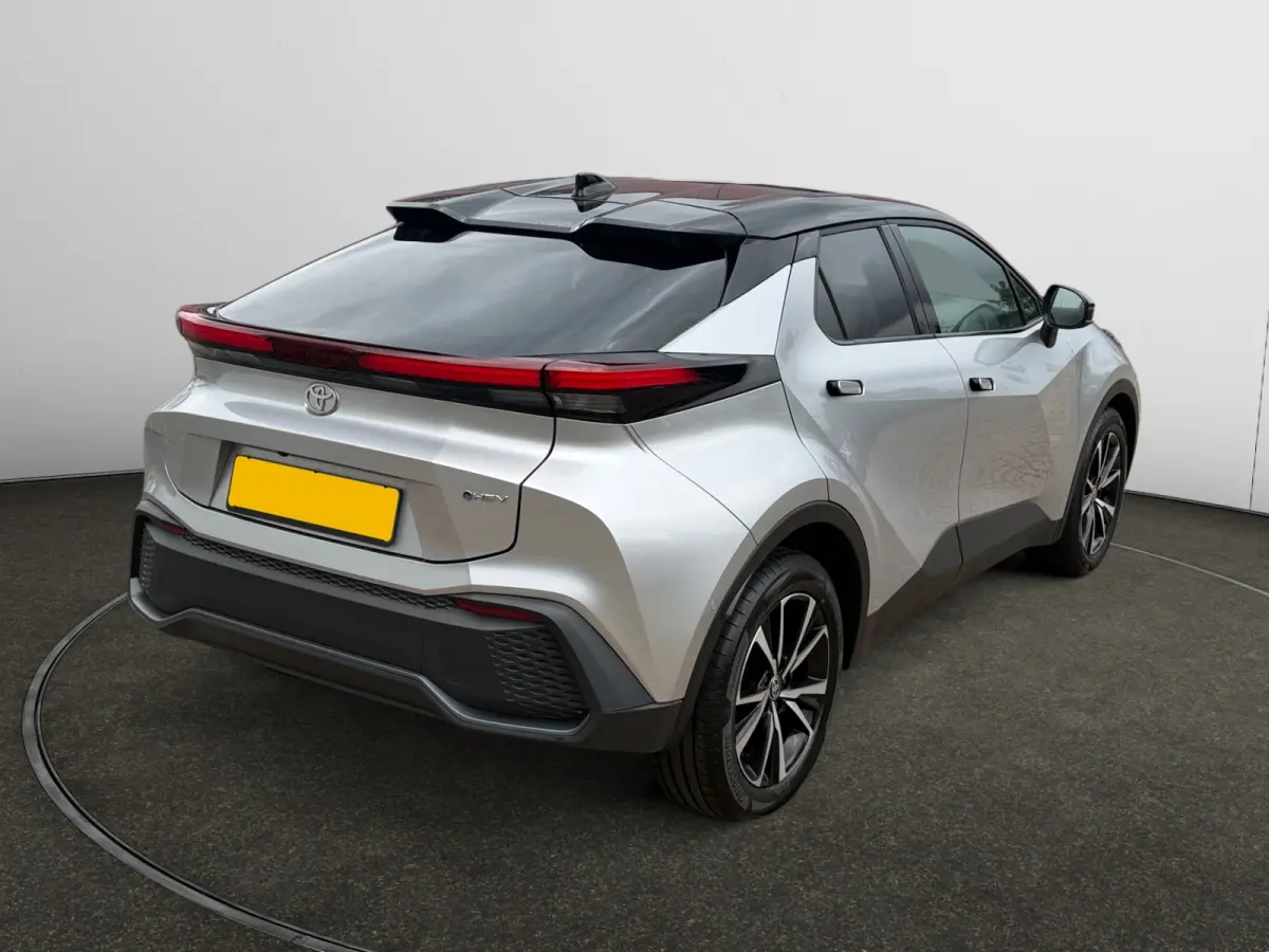 1.8 Hybrid 140 First Edition- 360 Camera, Park Pilot, Park Assist, Carplay, Android Auto
