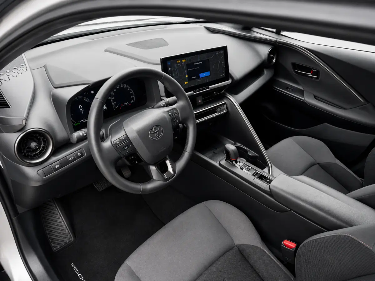 1.8 Hybrid 140 First Edition- 360 Camera, Park Pilot, Park Assist, Carplay, Android Auto