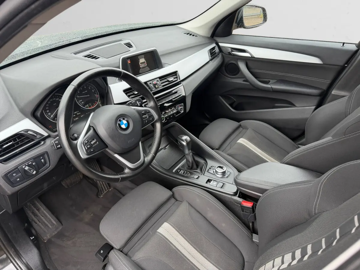 sDrive18i High Executive Aut- Lane Assist, Park Assist, Trekhaak, Xenon Led, Privacy Glass