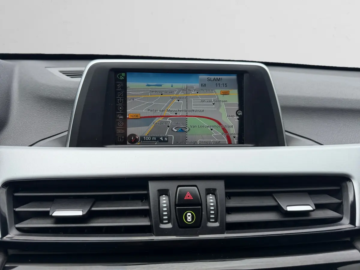 sDrive18i High Executive Aut- Lane Assist, Park Assist, Trekhaak, Xenon Led, Privacy Glass