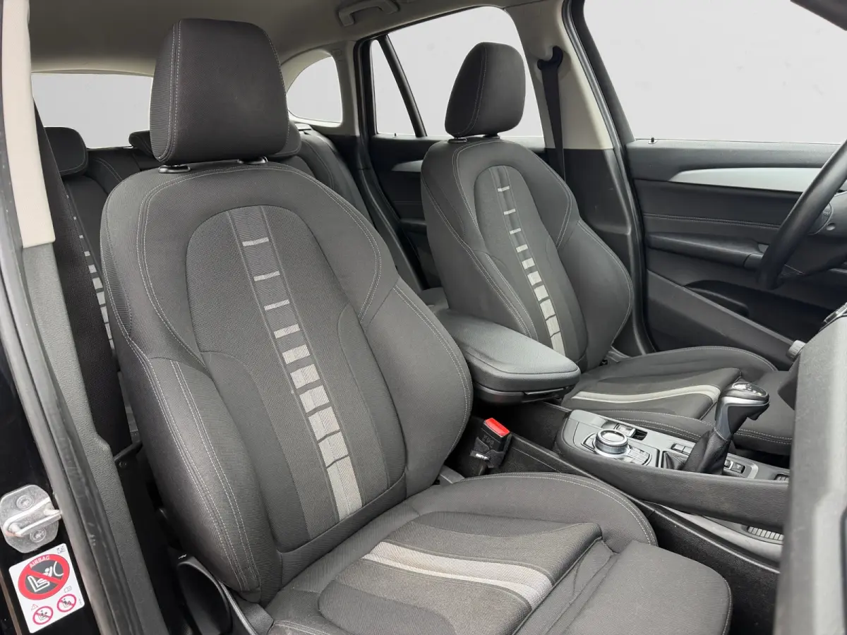 sDrive18i High Executive Aut- Lane Assist, Park Assist, Trekhaak, Xenon Led, Privacy Glass