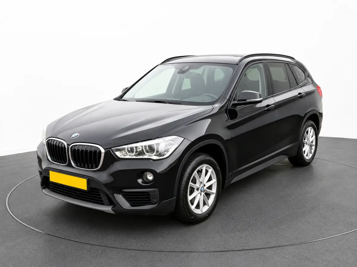 sDrive18i High Executive Aut- Lane Assist, Park Assist, Trekhaak, Xenon Led, Privacy Glass