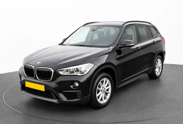 sDrive18i High Executive Aut- Lane Assist, Park Assist, Trekhaak, Xenon Led, Privacy Glass