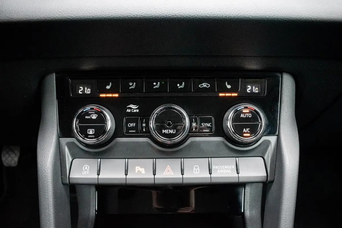 1.0 TSI Clever+ |1e EIGENAAR|STUUR- & STOELVERWARMING|ADAPT. CRUISE|KEYLESS|CARPLAY|CAMERA