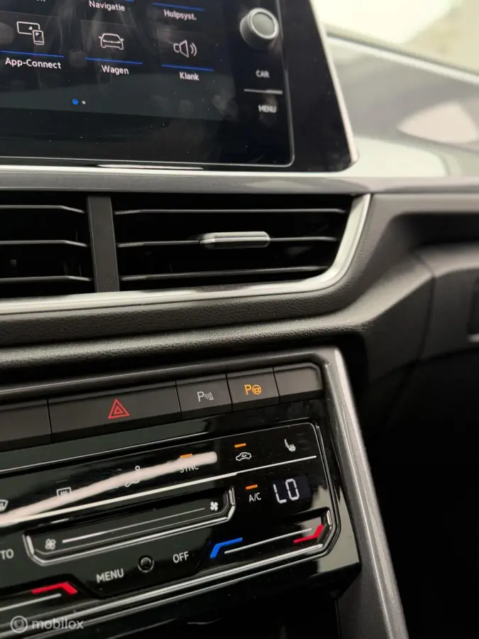 1.5 TSI DSG PANO IQ LANE KEYLESS TREKHAAK
