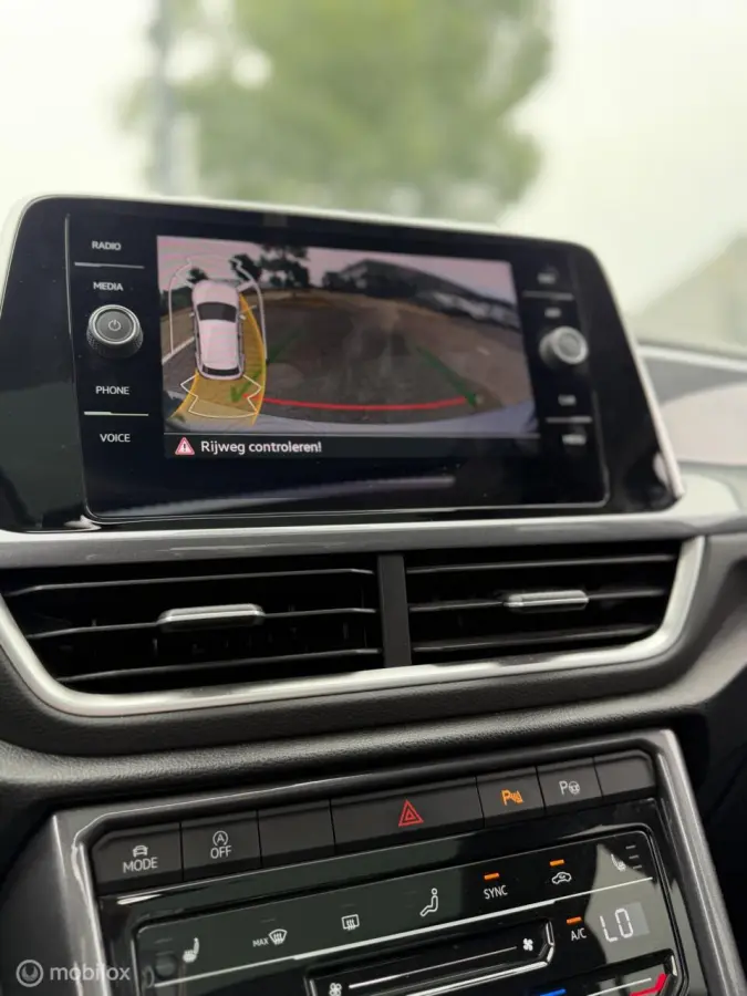 1.5 TSI DSG PANO IQ LANE KEYLESS TREKHAAK