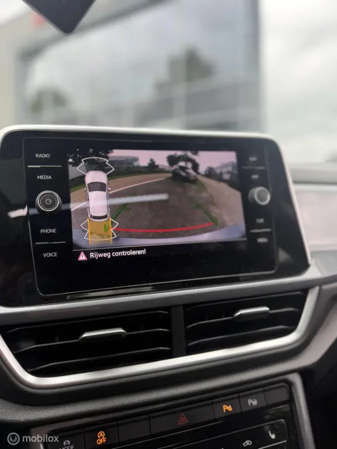 1.5 TSI DSG PANO IQ LANE KEYLESS TREKHAAK