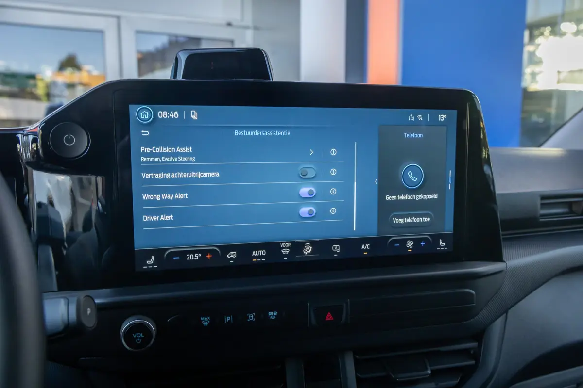 Cust. 340 L2H1 Limited 71 kWh | Nieuwe bus! | Camera | Apple Carplay/Android Auto | Stuur/stoel/voorruit verwarming | Digitaal dashboard | 2 zitplaatsen rechtsvoor | Achteruitrijcamera | App