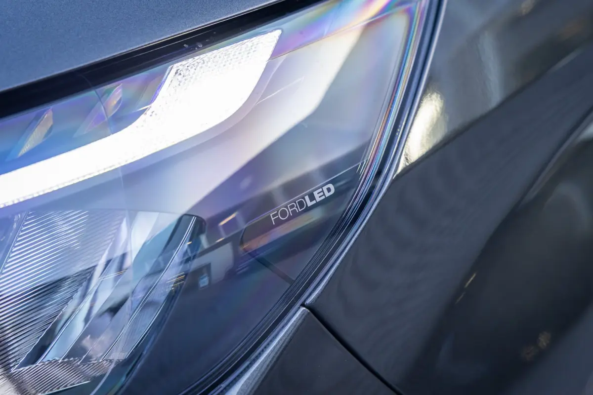 Cust. 340 L2H1 Limited 71 kWh | Nieuwe bus! | Camera | Apple Carplay/Android Auto | Stuur/stoel/voorruit verwarming | Digitaal dashboard | 2 zitplaatsen rechtsvoor | Achteruitrijcamera | App