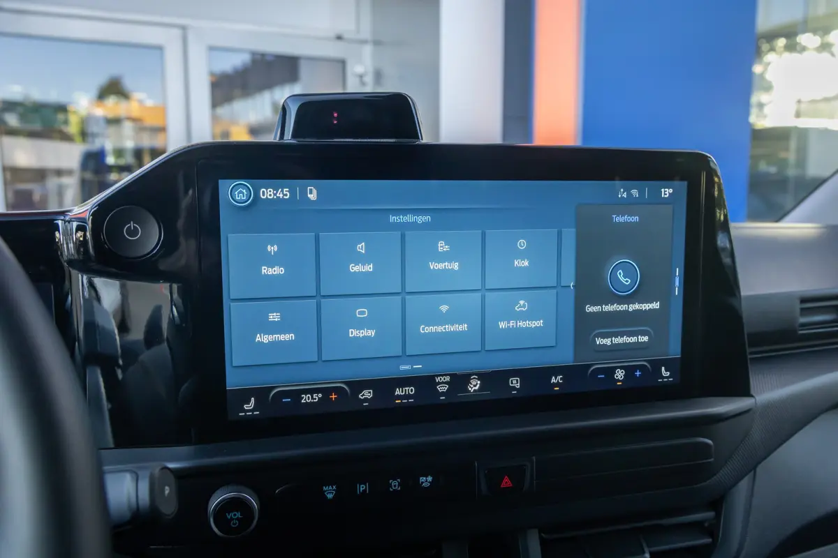 Cust. 340 L2H1 Limited 71 kWh | Nieuwe bus! | Camera | Apple Carplay/Android Auto | Stuur/stoel/voorruit verwarming | Digitaal dashboard | 2 zitplaatsen rechtsvoor | Achteruitrijcamera | App