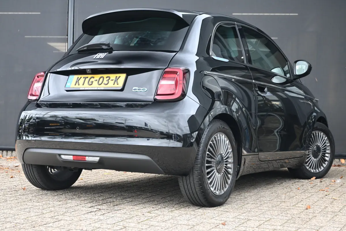Icon 42 kWh | Navigatie | Stoelverwarming | Achteruitrijcamera | Chrome | Climate Control | !!