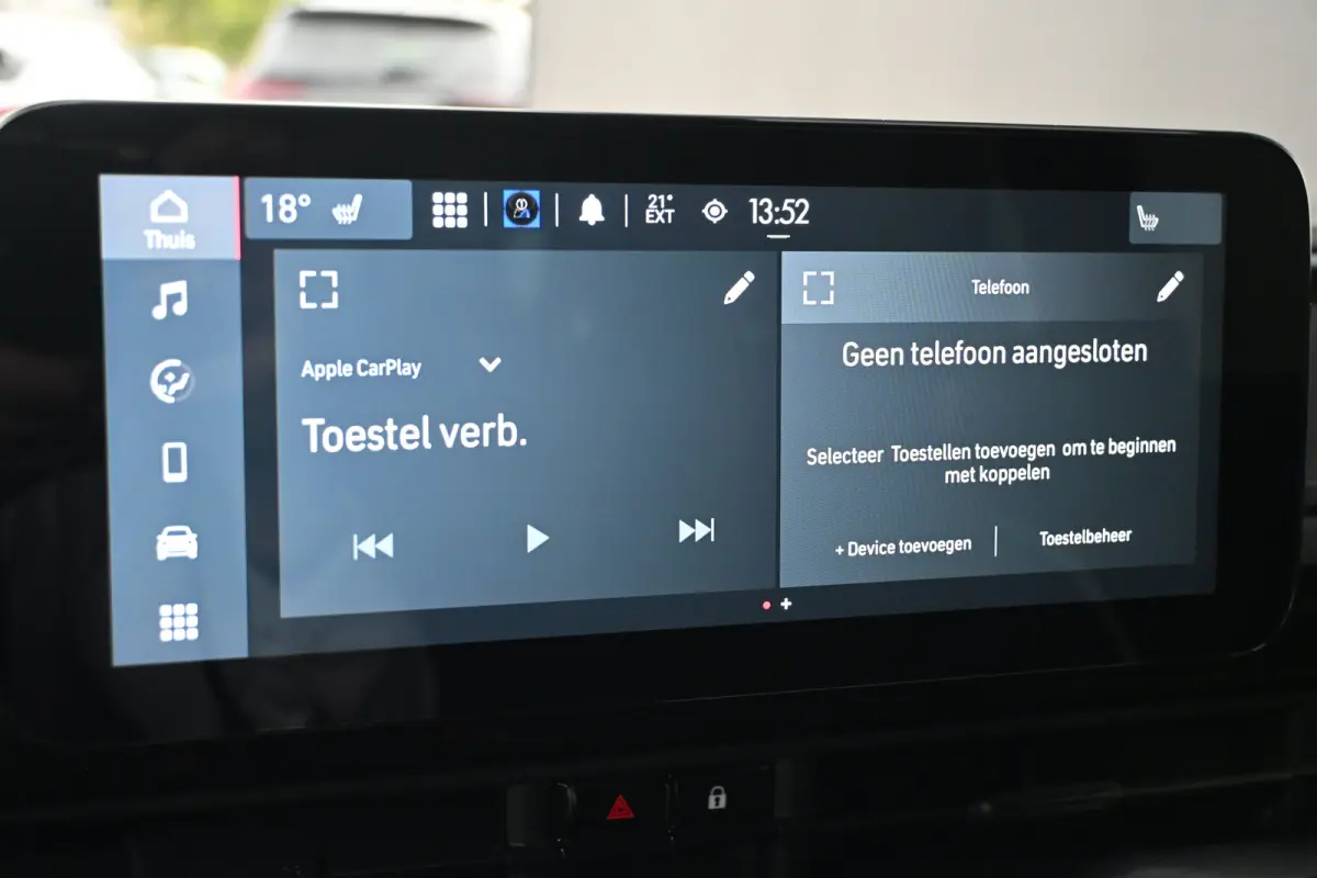 Icon 42 kWh | Navigatie | Stoelverwarming | Achteruitrijcamera | Chrome | Climate Control | !!