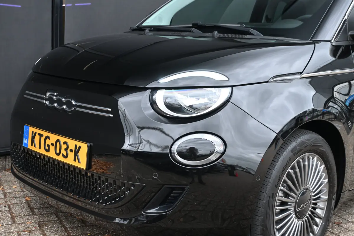 Icon 42 kWh | Navigatie | Stoelverwarming | Achteruitrijcamera | Chrome | Climate Control | !!