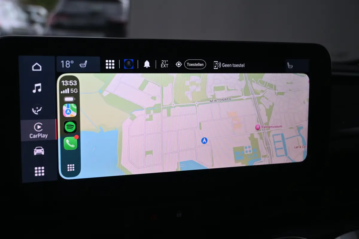 Icon 42 kWh | Navigatie | Stoelverwarming | Achteruitrijcamera | Chrome | Climate Control | !!