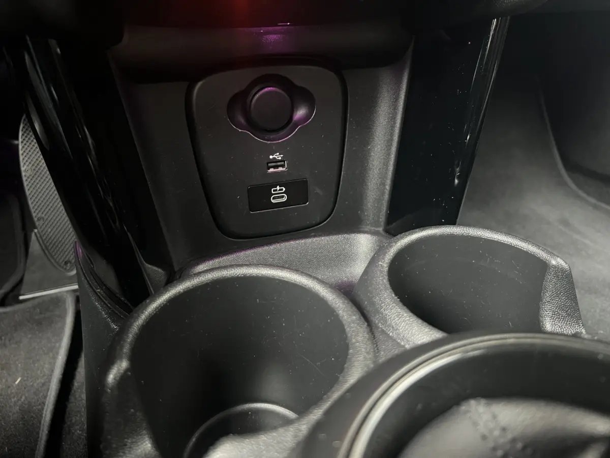 1.5 Cooper Camden Edition | AUTOMAAT | CAMERA | CARPLAY | NAVI | CRUISE CONTROL | STOEL/STUURVERWARMING | PDC | CLIMATE CONTROL | LMV 16'' | KEYLESS | LED | DAB | BLUETOOTH