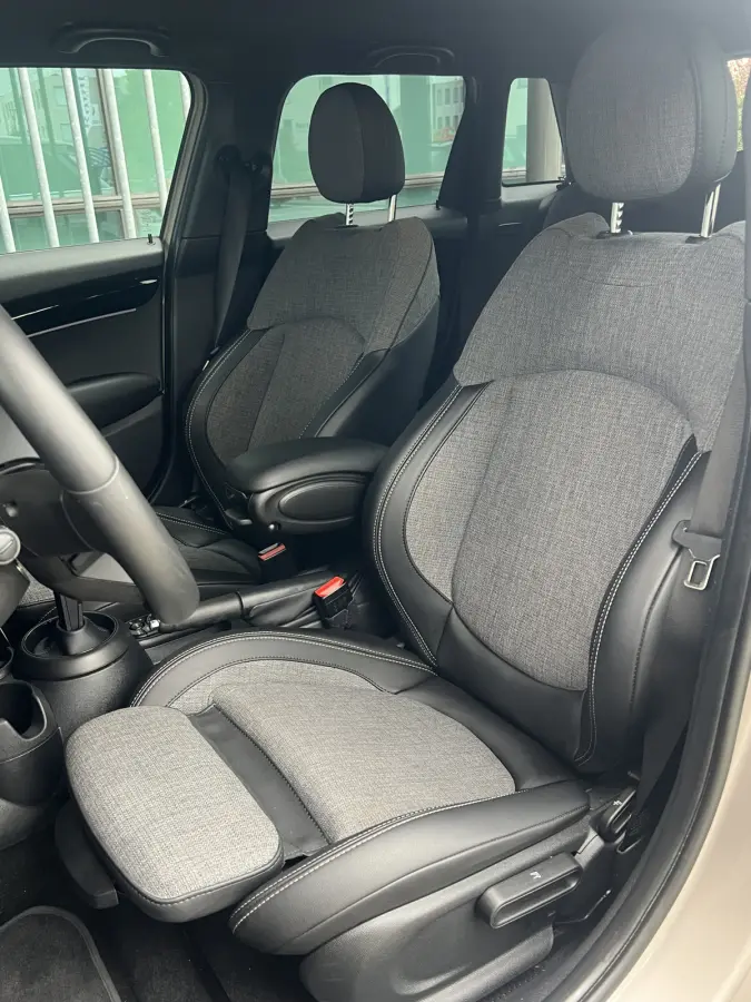 1.5 Cooper Camden Edition | AUTOMAAT | CAMERA | CARPLAY | NAVI | CRUISE CONTROL | STOEL/STUURVERWARMING | PDC | CLIMATE CONTROL | LMV 16'' | KEYLESS | LED | DAB | BLUETOOTH