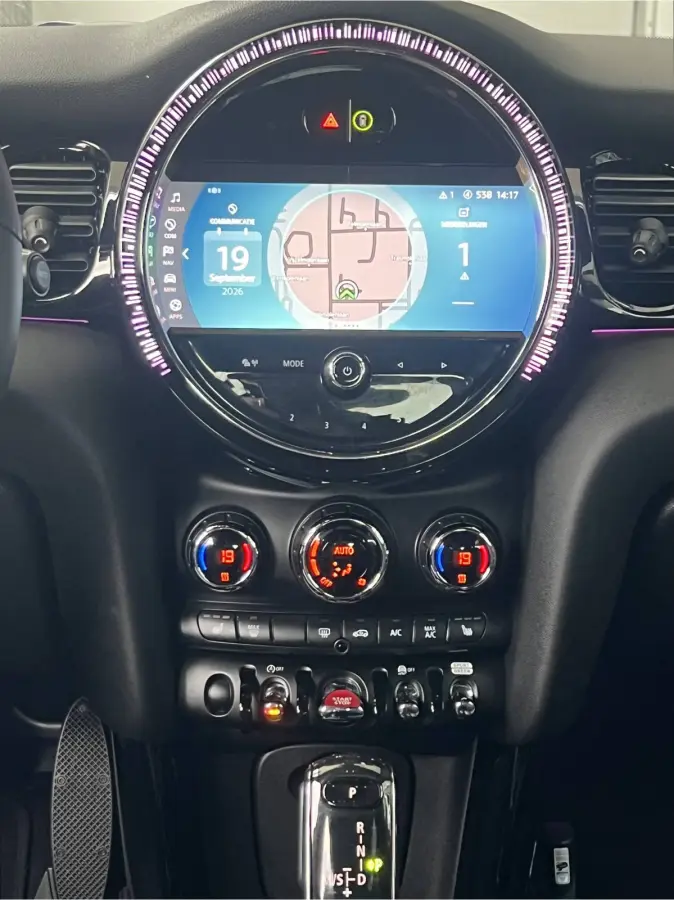 1.5 Cooper Camden Edition | AUTOMAAT | CAMERA | CARPLAY | NAVI | CRUISE CONTROL | STOEL/STUURVERWARMING | PDC | CLIMATE CONTROL | LMV 16'' | KEYLESS | LED | DAB | BLUETOOTH