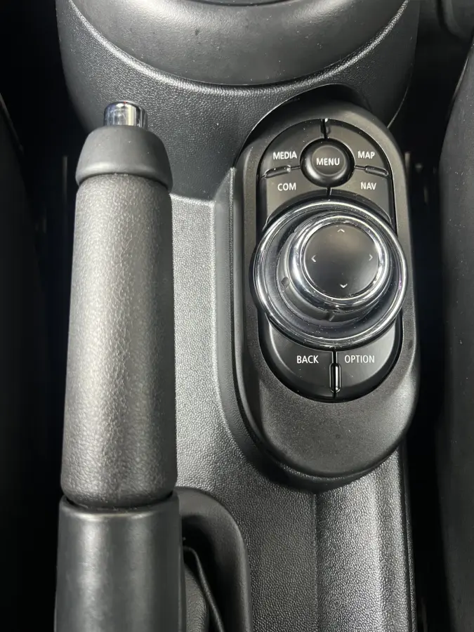 1.5 Cooper Camden Edition | AUTOMAAT | CAMERA | CARPLAY | NAVI | CRUISE CONTROL | STOEL/STUURVERWARMING | PDC | CLIMATE CONTROL | LMV 16'' | KEYLESS | LED | DAB | BLUETOOTH