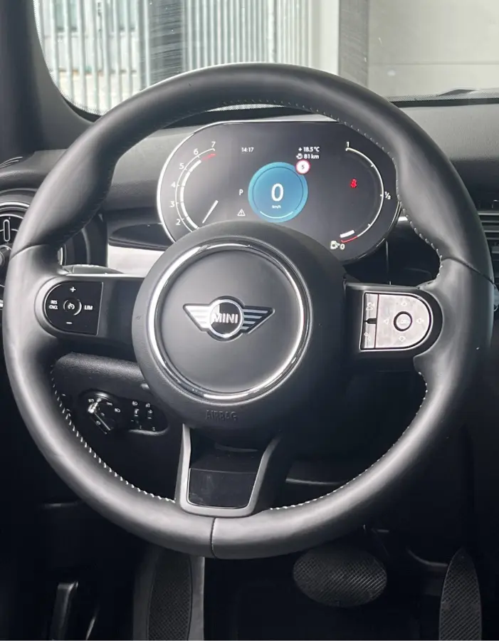 1.5 Cooper Camden Edition | AUTOMAAT | CAMERA | CARPLAY | NAVI | CRUISE CONTROL | STOEL/STUURVERWARMING | PDC | CLIMATE CONTROL | LMV 16'' | KEYLESS | LED | DAB | BLUETOOTH