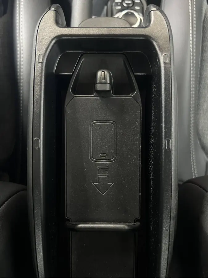 1.5 Cooper Camden Edition | AUTOMAAT | CAMERA | CARPLAY | NAVI | CRUISE CONTROL | STOEL/STUURVERWARMING | PDC | CLIMATE CONTROL | LMV 16'' | KEYLESS | LED | DAB | BLUETOOTH