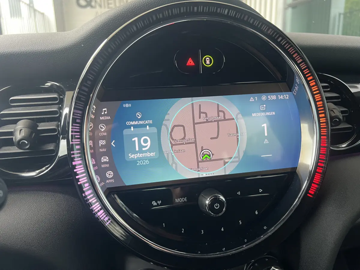 1.5 Cooper Camden Edition | AUTOMAAT | CAMERA | CARPLAY | NAVI | CRUISE CONTROL | STOEL/STUURVERWARMING | PDC | CLIMATE CONTROL | LMV 16'' | KEYLESS | LED | DAB | BLUETOOTH