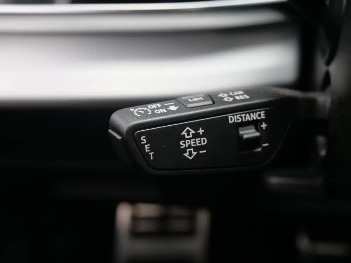55 TFSI e-hybrid quattro Black Line 394 Pk Automaat Navi / DAB / Apple Carplay / Pano-dak / 360 camera