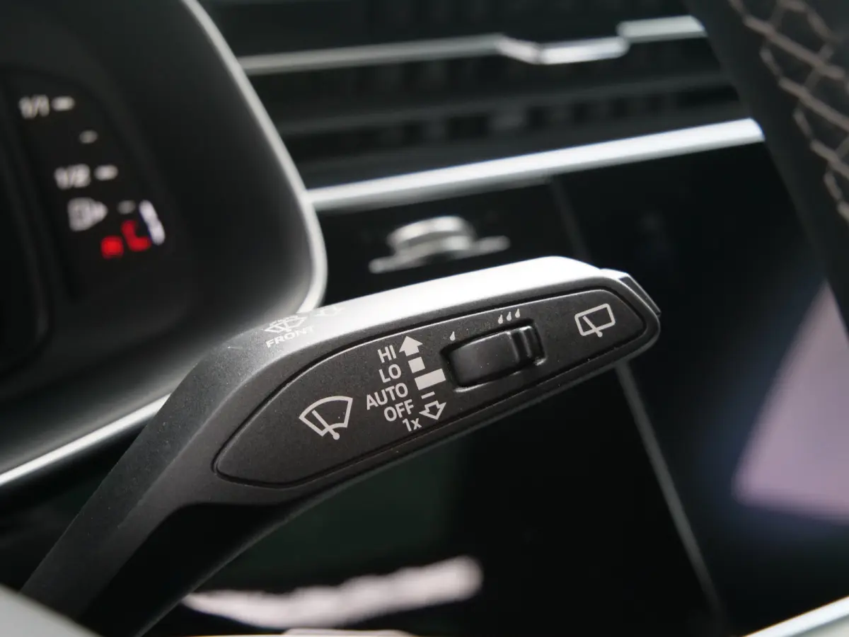55 TFSI e-hybrid quattro Black Line 394 Pk Automaat Navi / DAB / Apple Carplay / Pano-dak / 360 camera